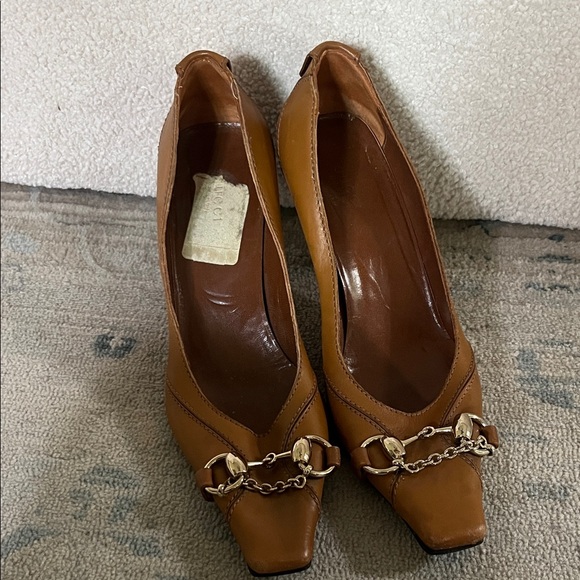 Vintage Gucci Tan Leather Chain Detail Heels - Picture 1 of 5
